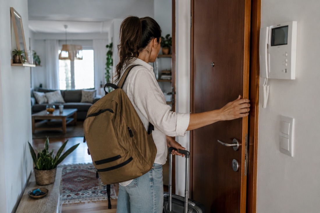 Antes de irte de vacaciones: los riesgos que dejas en casa